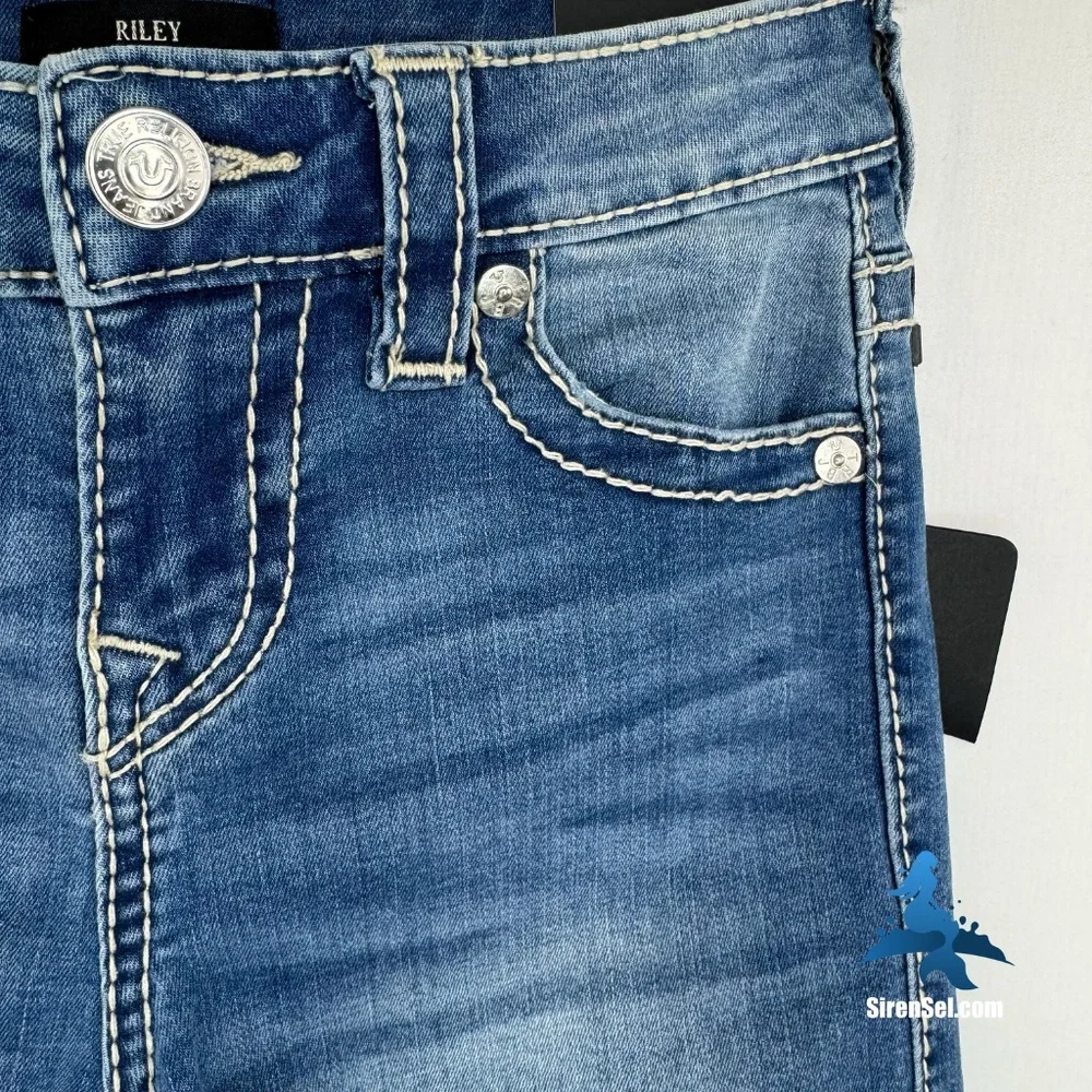 1237 NWT True Religion Riley Knee Length Bermuda Jean Shorts - W24 - Medium Wash